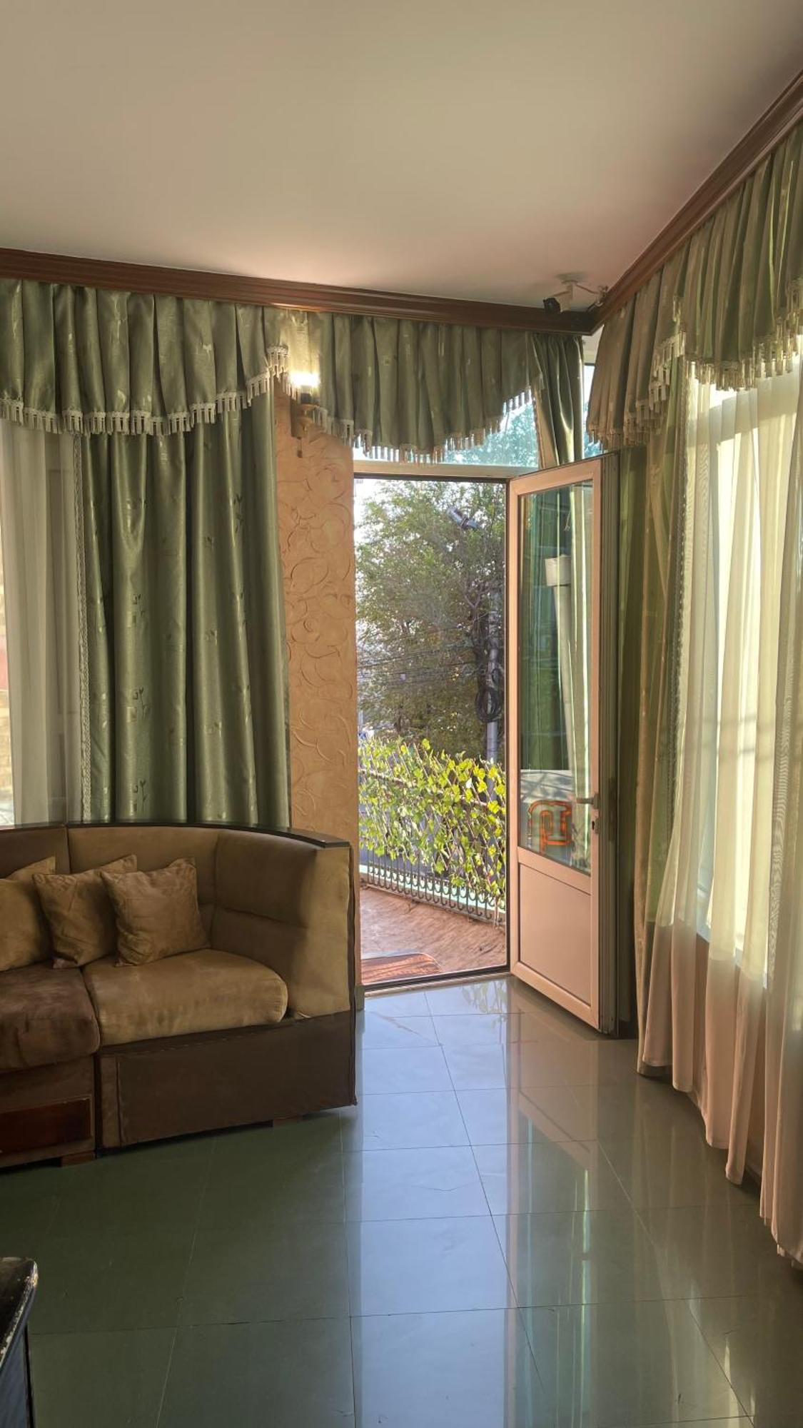 Citrus Guest House Yerevan Exterior foto